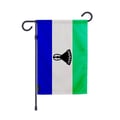 Miniatyrbild 1 av 3: Flagga Trädgård Lesotho – 32 x 47.5 cm – Slitstark Polyester – Vertikalt Format – Utomhus – Pixelforma