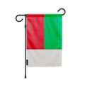 Miniatyrbild 1 av 3: Flagga Trädgård Madagaskar – 32 x 47.5 cm – Hållbar Polyester – Vertikalt Format – Utomhus – Pixelforma
