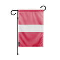 Miniatyrbild 1 av 3: Trädgårdsflagga från Lettland – 32 x 47.5 cm – Slitstarkt Polyester – Horisontellt Format – Utomhus – Pixelforma