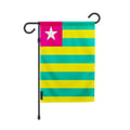 Miniatyrbild 1 av 3: Trädgårdsflagga från Togo – 32 x 47,5 cm – Hållbar polyester – Horisontellt format – Utomhus – Pixelforma