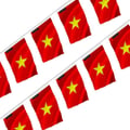 Miniatyrbild 1 av 3: Girlang – Vietnamesiska flaggan – 14 x 21 cm – Polyester – Att hänga – 50 stycken