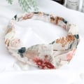 Miniatyrbild 1 av 3: Snurrat Bandeau - AVIZAR - Blommigt Satin - Vit och Rosa - Bekväm - Elegant