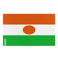 Miniatyrbild 1 av 3: Nigers flagga – 160 x 240 cm – Hållbar polyester – 2 metallöglor – Inomhus / Utomhus – Pixelforma