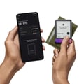 Miniatyrbillede 5 af 6: Cryptowallet Ledger Flex™ Rose Magenta karmin med inkluderet recovery key