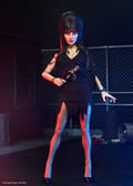 Miniatyrbild 4 av 4: Neca Elvira Mästarinnan av Mörkret Commando Version