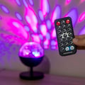 Miniatyrbild 5 av 6: Uppladdningsbar LED-projektor med högtalare - INNOVAGOODS - Istarlyt - Bluetooth 5.1 - 360° rotation - USB-C uppladdningsbar