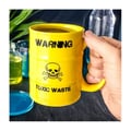 Miniatyrbild 2 av 2: Mugg Barrel Toxic Waste Original skallemugg