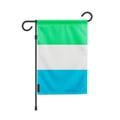 Miniatyrbild 1 av 3: Trädgårdsflagga från Sierra Leone – 32 x 47,5 cm – Hållbar Polyester – Horisontellt Format – Utomhus – Pixelforma