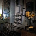 Miniatyrbild 2 av 4: XR 18V LED-lampa - DEWALT - DCL043-XJ - Ergonomiskt grepp - Upphängningskrok