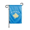Miniatyrbild 1 av 3: Kosovo Trädgårdsflagg – 32 x 47.5 cm – Hållbar Polyester – Liggande Format – Utomhus – Pixelforma