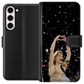 Miniatyrbild 1 av 3: Kompatibelt Plånboksfodral till Samsung Galaxy S23+ Taylor Swift