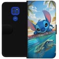 Miniatyrbillede 1 af 3: Kompatibel Tegnebogsetui til Motorola Moto G9 Play Stitch med skildpadde - sød blå alien i tropisk strandmiljø fra Disney