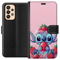 Pikkukuva 1 / 3: Yhteensopiva Lompakkokotelo Samsung Galaxy A33 5G Stitch Strawberry Love – söpö aihe, jossa on sininen hahmo ja mansikoita vaaleanpunaisessa pastelli
