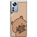 Pikkukuva 1 / 3: Yhteensopiva Puhelinkuori Xiaomi 12 Pro Lazy Bear Chill Mode Söpö karhu makaa puhelin kädessään beigen taustan edessä rauhallisessa ja rennossa tyyli