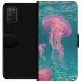 Miniatyrbilde 1 av 2: Kompatibelt Lommeboketui til Samsung Galaxy A03s Rosa maneter i klart blått hav magisk undervannsdesign med rolig drømmende følelse og pastellskimren
