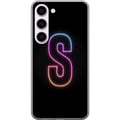 Pikkukuva 1 / 3: Yhteensopiva Puhelinkuori Samsung Galaxy S23 Neonkirjain S vaaleanpunaisen ja sinisen sävyissä tummaa taustaa vasten retrofuturistisessa designissa