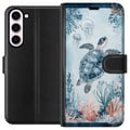 Pikkukuva 1 / 3: Yhteensopiva Lompakkokotelo Samsung Galaxy S23+ Akvarellikilpikonna tyynessä sinisessä meressä korallien ja leijuvien meduusojen keskellä