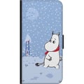 Miniatyrbilde 3 av 3: Kompatibelt Lommeboketui til OnePlus 9 Pro Figur står i et stille vinterlandskap med snøfall, blå toner og en måne som skaper ro, harmoni og en myk v
