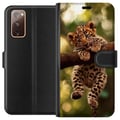 Miniatyrbild 1 av 3: Kompatibelt Plånboksfodral till Samsung Galaxy S20 FE Leopardunge på gren med stora ögon naturinspirerat djungelmotiv detaljrikt och charmigt i varm