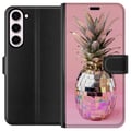 Pikkukuva 1 / 3: Yhteensopiva Lompakkokotelo Samsung Galaxy S23+ Disco Pineapple ananas peilimosaiikissa pop-taide vaaleanpunainen tausta kimalteleva trooppinen desig