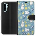 Miniatyrbillede 1 af 3: Kompatibel Tegnebogsetui til Huawei P30 Pro Strandtema med frugter, parasoller, sommerhuse og glade figurer i et farverigt mønster fyldt med legende