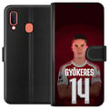 Pikkukuva 1 / 2: Yhteensopiva Lompakkokotelo Samsung Galaxy A20e Viktor Gyökeres Arsenal 14 Jalkapallohenkinen design, jossa Gyökeres on punaisessa pelipaidassa numer