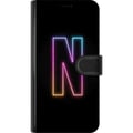 Miniatyrbilde 3 av 3: Kompatibelt Lommeboketui til Huawei P30 Pro Minimalistisk neonbokstav N i fargeskiftende lys mot svart bakgrunn