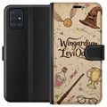 Miniatyrbillede 1 af 3: Kompatibel Tegnebogsetui til Samsung Galaxy A51 Harry Potter Wingardium Leviosa-illustration – magisk Harry Potter-tema med tryllestav, Snitch og hat