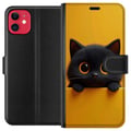 Pikkukuva 1 / 3: Yhteensopiva Lompakkokotelo Apple iPhone 11 Söpö musta kissa, jolla on suuret silmät, keltaisella taustalla – minimalistinen eläinkuvitus lämpimin vä