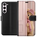 Pikkukuva 1 / 3: Yhteensopiva Lompakkokotelo Samsung Galaxy S23+ Beige nalle, jolla on hattu ja huivi, romanttinen vaalea design lämpimällä sävyllä ja pehmeällä, tyyl