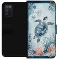 Miniatyrbilde 1 av 2: Kompatibelt Lommeboketui til Samsung Galaxy A03s Akvarellskilpadde i et rolig blått hav blant koraller og svevende maneter