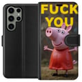 Miniatyrbild 1 av 3: Kompatibelt Plånboksfodral till Samsung Galaxy S23 Ultra Söt tecknad Peppa Pig-liknande grisfigur i rosa med trotsig pose och tydlig text i gult, hum
