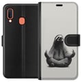 Miniatyrbillede 1 af 2: Kompatibel Tegnebogsetui til Samsung Galaxy A20e Dovendyr i meditation – charmerende, roligt design, der kombinerer humor, afslapning og sød æstetik