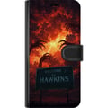 Miniatyrbild 3 av 3: Kompatibelt Plånboksfodral till Samsung Galaxy A40 Apokalyptisk scen med brinnande himmel och Hawkins-skylt i Stranger Things-känsla