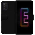 Miniatyrbild 1 av 2: Kompatibelt Plånboksfodral till Samsung Galaxy A03s Minimalistisk neonbokstav E i lysande färger mot mörk bakgrund