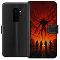 Miniatyrbillede 1 af 3: Kompatibel Tegnebogsetui til Samsung Galaxy S9+ Mørk Stranger Things-inspireret horrorillustration med rød himmel, truende monster og cyklende børn i