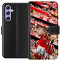 Miniatyrbilde 1 av 3: Kompatibelt Lommeboketui til Samsung Galaxy A54 Arsenal illustrasjon - Martin Ødegaard i fotballdrakt målfeiring design