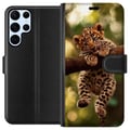 Pikkukuva 1 / 3: Yhteensopiva Lompakkokotelo Samsung Galaxy S22 Ultra 5G Leopardinpentu oksalla suurine silmineen luonnon inspiroima viidakkokuvio yksityiskohtainen j