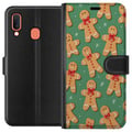 Miniatyrbillede 1 af 2: Kompatibel Tegnebogsetui til Samsung Galaxy A20e Julepeberkagemønster – peberkagemænd i sødt juledesign med grøn baggrund og vinterstemning