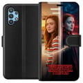 Miniatyrbilde 1 av 3: Kompatibelt Lommeboketui til Samsung Galaxy A32 5G Max Mayfield i et delt portrett mellom hverdagslys og en mørk parallellverden i Stranger Things-st