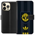 Pikkukuva 1 / 3: Yhteensopiva Lompakkokotelo Apple iPhone 14 Pro Max Manchester United juliste Adidas vaakuna jalkapalloseura Premier League logo keltainen musta retr