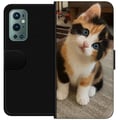 Miniatyrbilde 1 av 3: Kompatibelt Lommeboketui til OnePlus 9 Pro Trefarget kattunge med blå øyne, søtt innendørsmiljø og sjarmerende uttrykk, perfekt for alle som liker sø