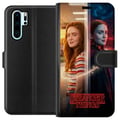 Miniatyrbillede 1 af 3: Kompatibel Tegnebogsetui til Huawei P30 Pro Max Mayfield i et delt portræt mellem hverdagslys og en mørk parallelverden i Stranger Things-stil