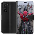 Miniatyrbild 1 av 3: Kompatibelt Plånboksfodral till Samsung Galaxy S21+ 5G Spiderman över staden Marvel superhero action city skyline swinging dynamic comic hero motiv p