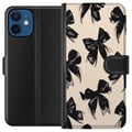 Miniatyrbilde 1 av 3: Kompatibelt Lommeboketui til Apple iPhone 12 Svarte rosetter på beige bakgrunn, elegant tidløs design med myke kontraster og luksuriøs følelse