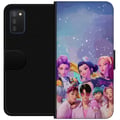 Miniatyrbilde 1 av 2: Kompatibelt Lommeboketui til Samsung Galaxy A03s HuntrX Collab-motiv med fargerike K-pop-karakterer i moderne futuristisk stil med glitrende detaljer
