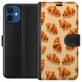 Miniatyrbilde 1 av 3: Kompatibelt Lommeboketui til Apple iPhone 12 Croissantmønster med gyllenbrune franske bakverk beige bakgrunn kaféinspirert illustrasjon i elegant og
