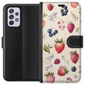 Miniatyrbilde 1 av 3: Kompatibelt Lommeboketui til Samsung Galaxy A52s 5G Sommerlig bærmønster med jordbær, blåbær og blomster i akvarell – trendy og frisk design som pass