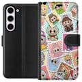 Pikkukuva 1 / 3: Yhteensopiva Lompakkokotelo Samsung Galaxy S23 Cute Stamp Squad – söpö keräilyaihe, jossa on värikkäitä eläinasuihin pukeutuneita hahmoja ja leikkisä