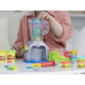 Pikkukuva 5 / 6: Play-Doh, Smoothie Swirl, teeskennelt�v� keitti�lelu muovailusavella, luovia harrastuksia lapsille, 3-vuotiaille ja sit� vanhemmille